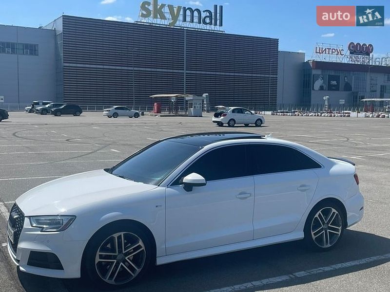 Седан Audi A3 2017 в Киеве