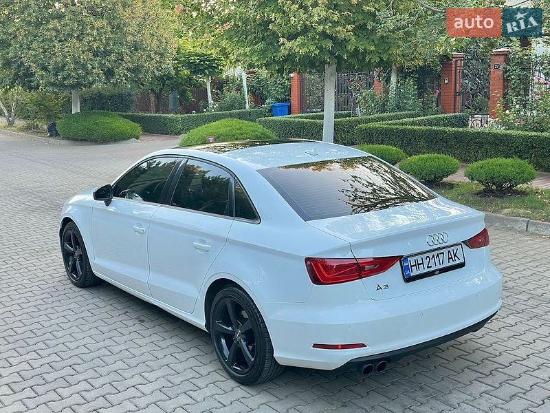 Седан Audi A3 2015 в Одессе