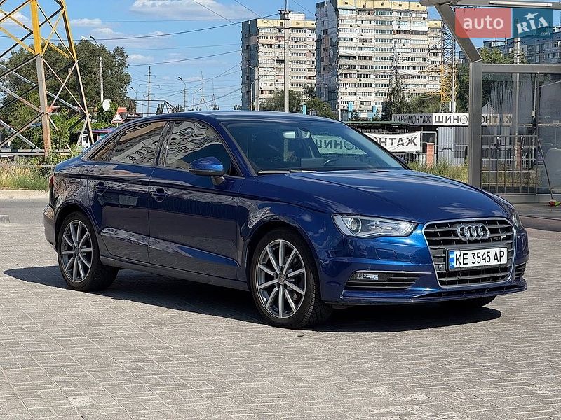 Седан Audi A3 2015 в Дніпрі