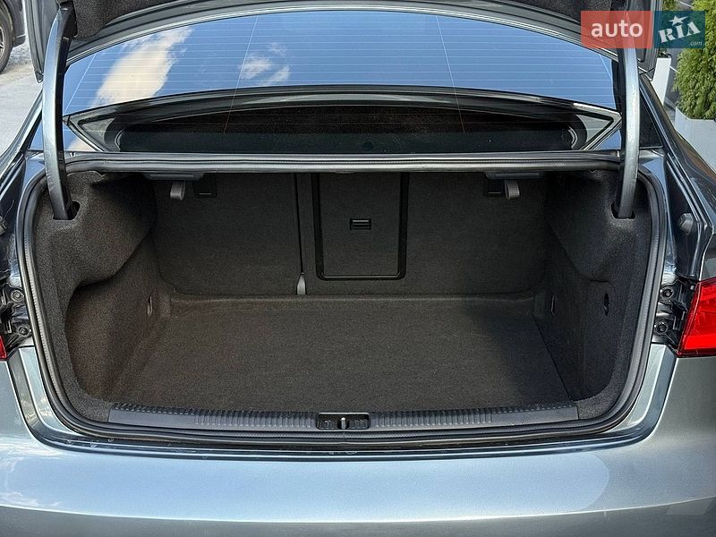 Седан Audi A3 2015 в Ровно