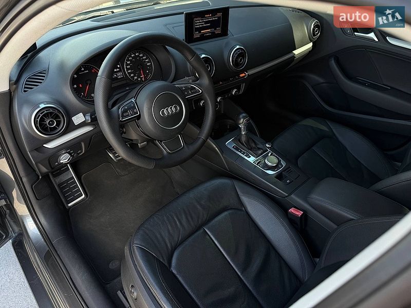 Седан Audi A3 2015 в Ровно