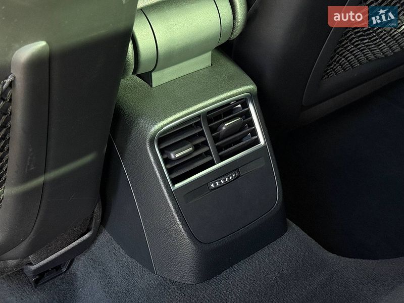 Седан Audi A3 2015 в Ровно