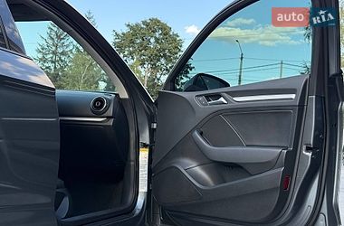 Седан Audi A3 2015 в Ровно