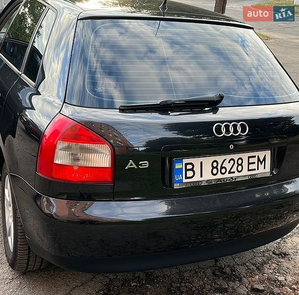 Хэтчбек Audi A3 2000 в Хороле