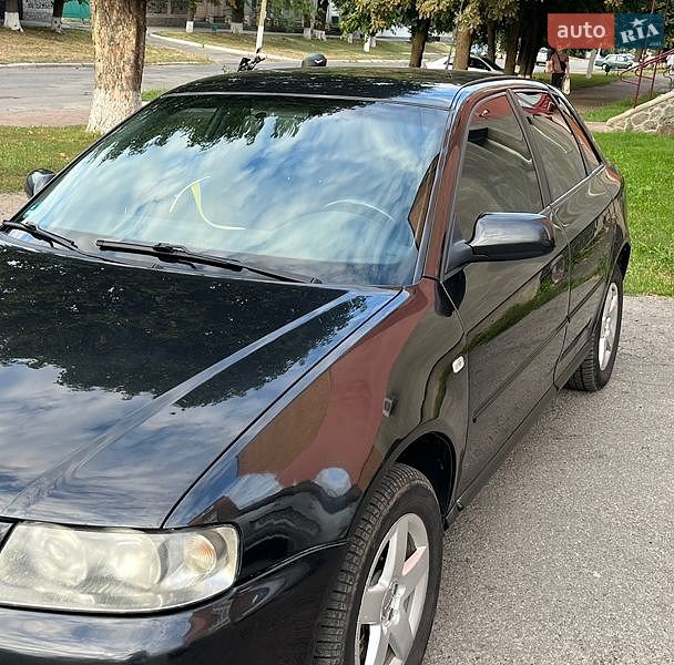 Хэтчбек Audi A3 2000 в Хороле