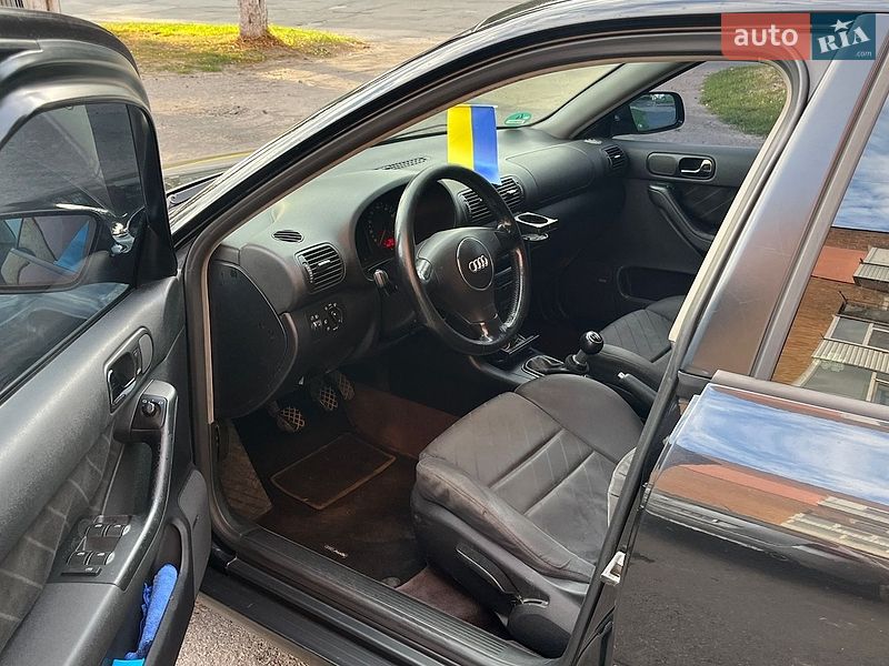 Хэтчбек Audi A3 2000 в Хороле