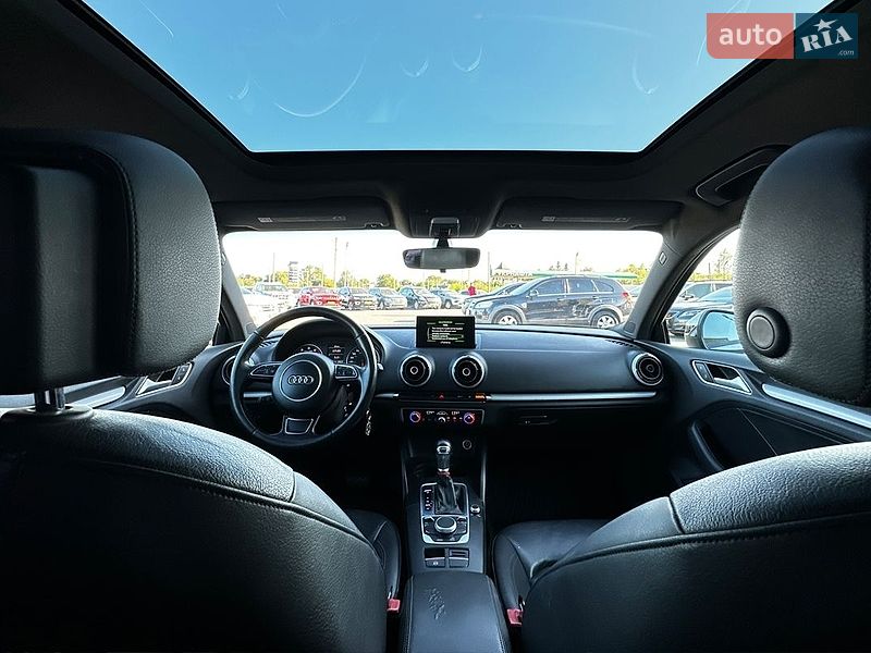 Седан Audi A3 2015 в Ивано-Франковске