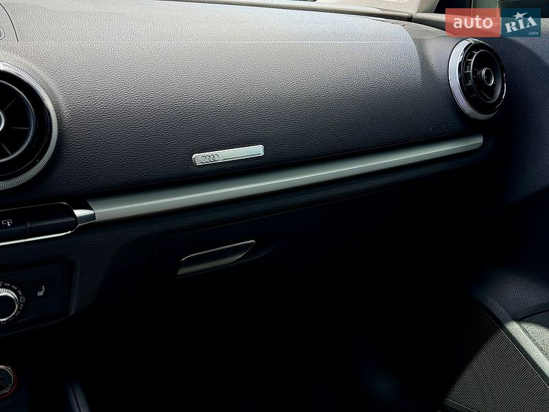 Хетчбек Audi A3 2016 в Києві