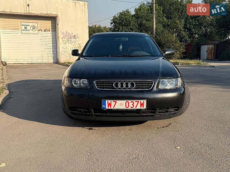 Хетчбек Audi A3 2000 в Запоріжжі