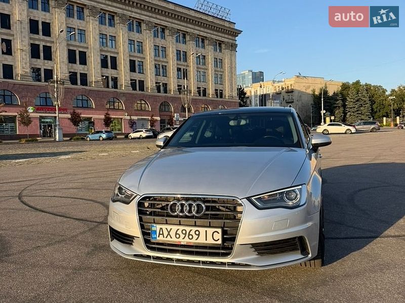 Седан Audi A3 2014 в Харькове