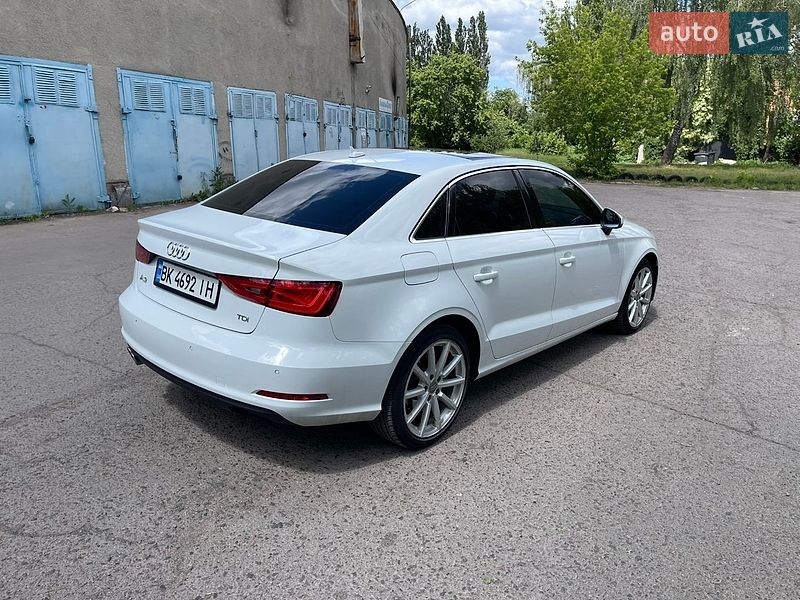 Седан Audi A3 2014 в Рівному