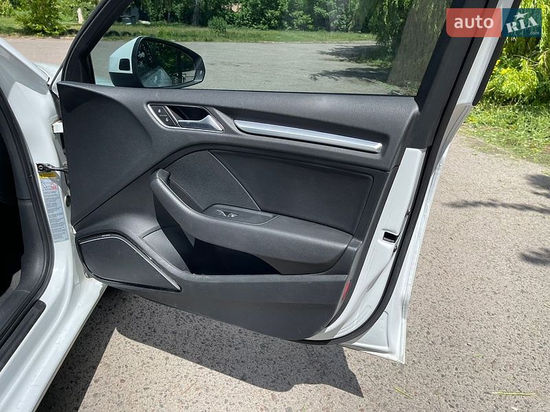 Седан Audi A3 2014 в Рівному