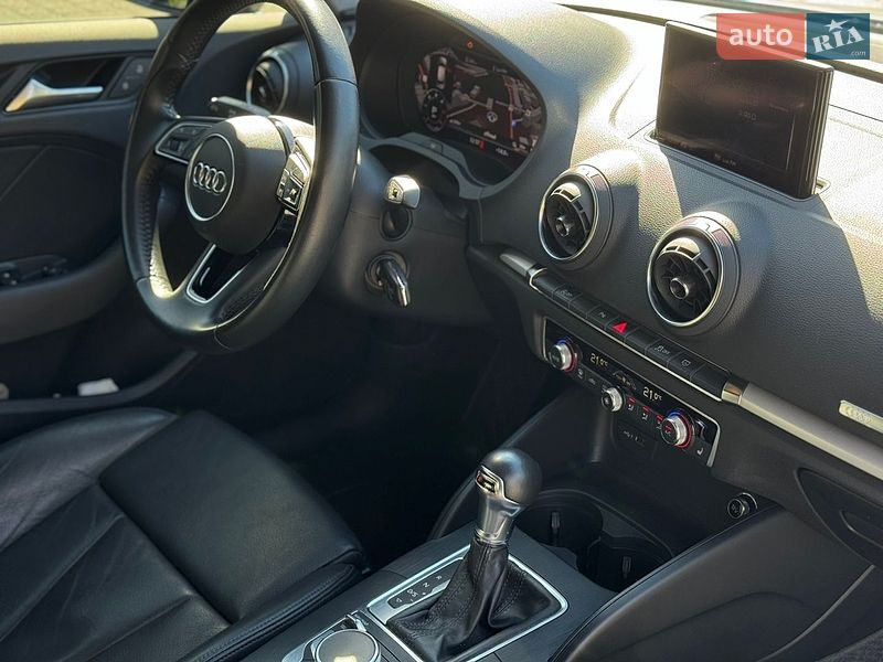 Хэтчбек Audi A3 2018 в Львове