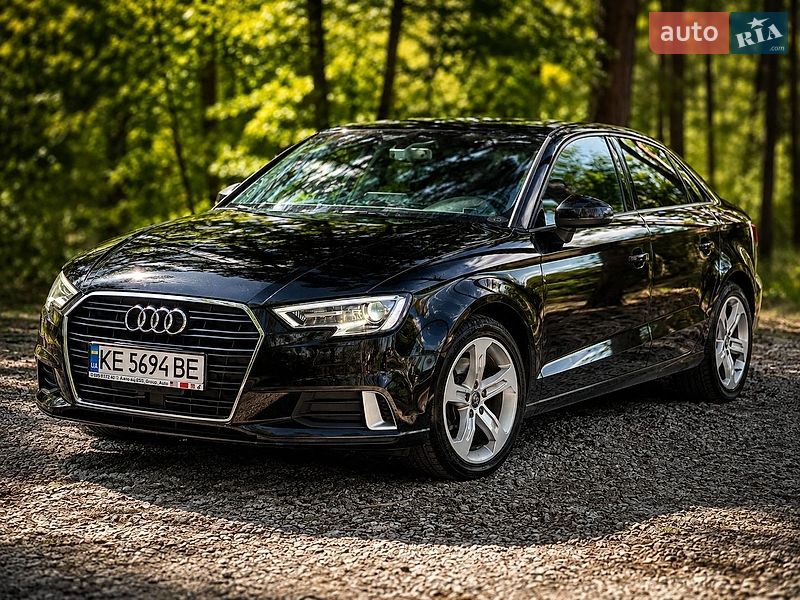 Седан Audi A3 2016 в Дніпрі