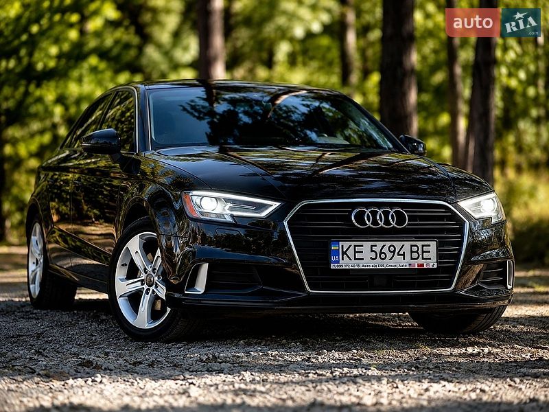 Седан Audi A3 2016 в Днепре