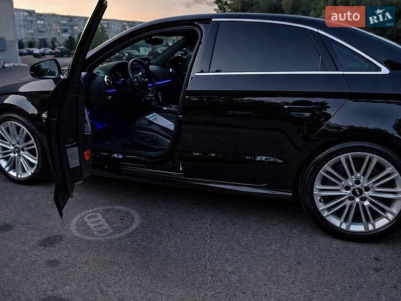 Седан Audi A3 2018 в Сумах