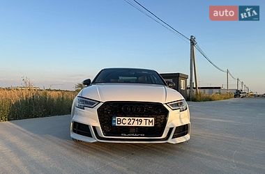 Седан Audi A3 2018 в Львові