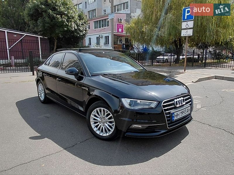 Седан Audi A3 2016 в Одессе