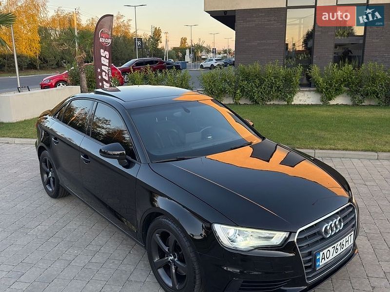 Седан Audi A3 2014 в Ужгороде