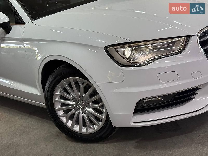 Седан Audi A3 2016 в Одессе
