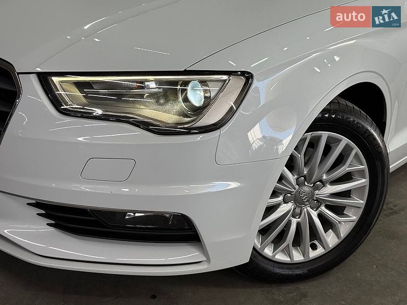 Седан Audi A3 2016 в Одессе