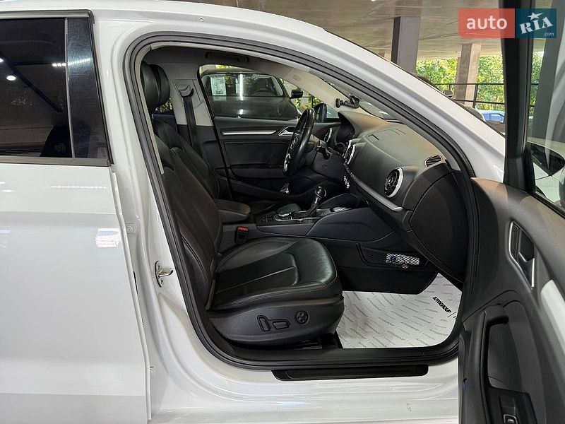 Седан Audi A3 2016 в Одессе