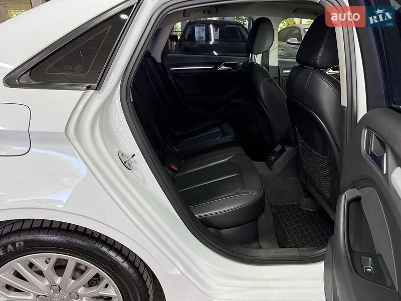 Седан Audi A3 2016 в Одессе