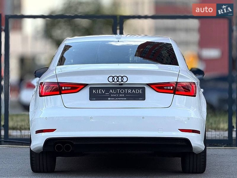 Седан Audi A3 2015 в Киеве