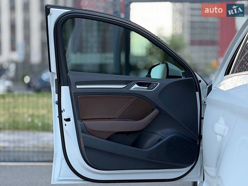 Седан Audi A3 2015 в Киеве