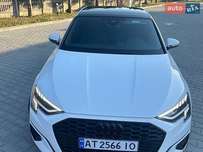 Седан Audi A3 2022 в Ивано-Франковске