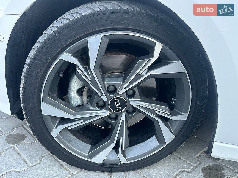 Седан Audi A3 2022 в Ивано-Франковске