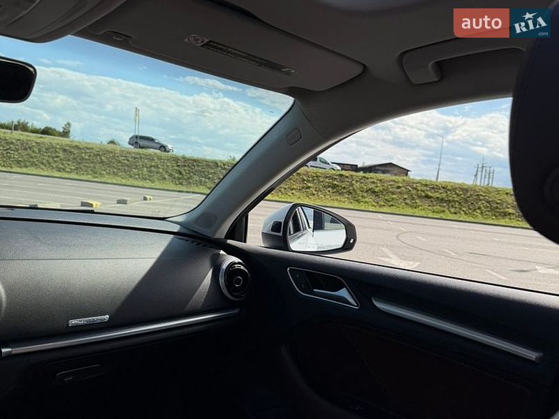 Седан Audi A3 2015 в Львове