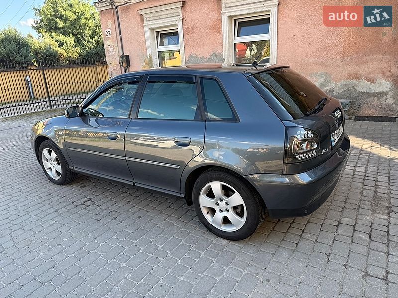 Хэтчбек Audi A3 2002 в Рава-Русской