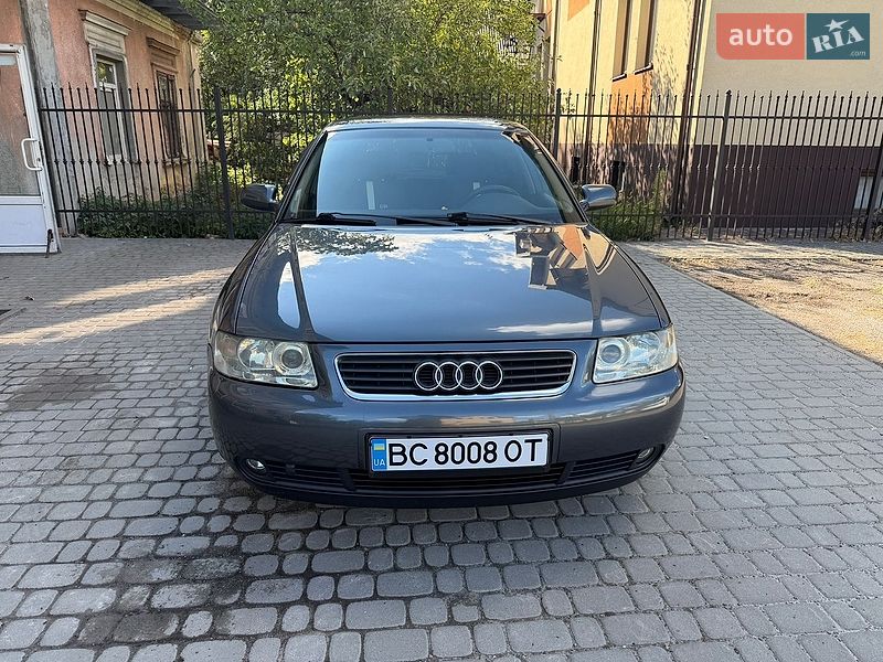 Хэтчбек Audi A3 2002 в Рава-Русской