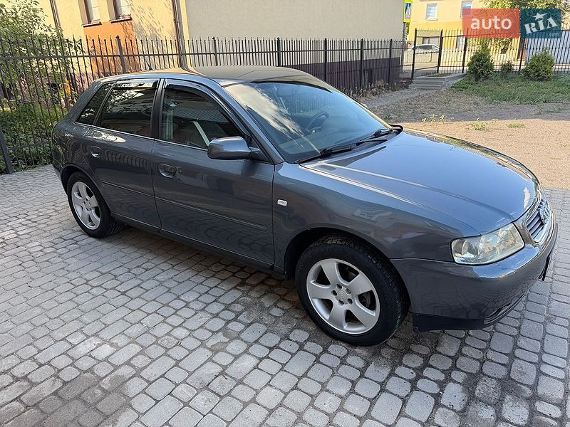 Хэтчбек Audi A3 2002 в Рава-Русской