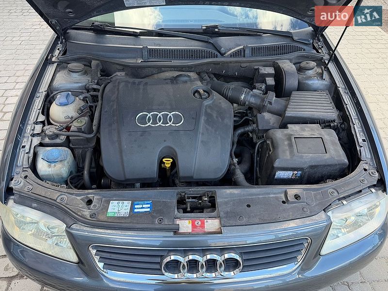Хэтчбек Audi A3 2002 в Рава-Русской