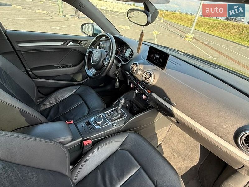 Седан Audi A3 2015 в Львове