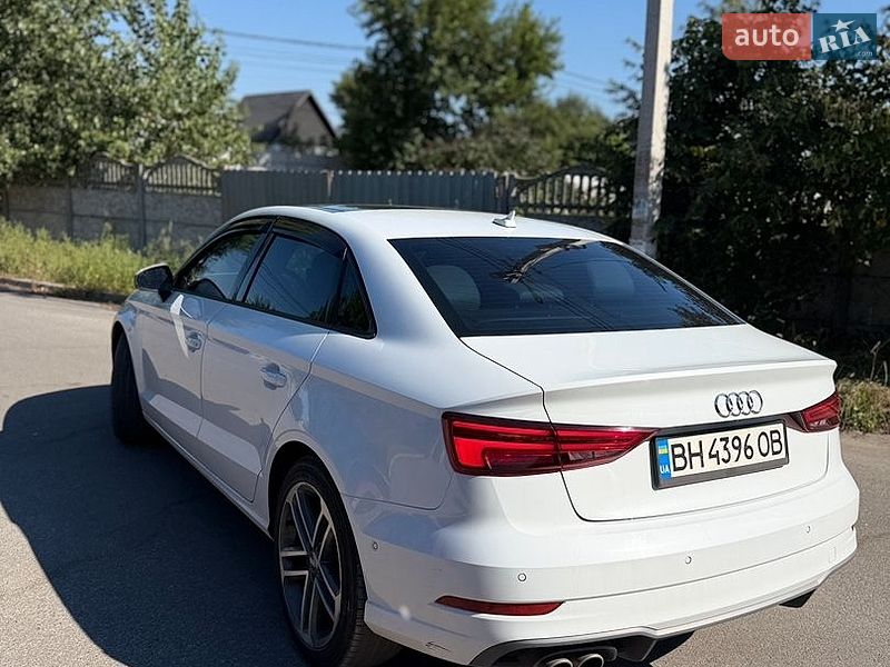 Седан Audi A3 2017 в Днепре