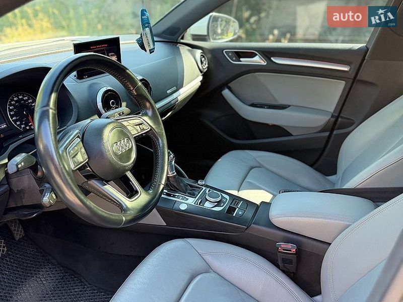 Седан Audi A3 2017 в Днепре