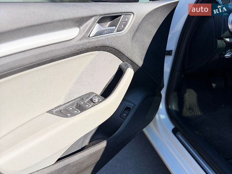 Седан Audi A3 2017 в Днепре