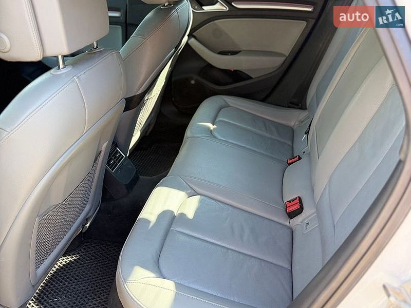 Седан Audi A3 2017 в Днепре