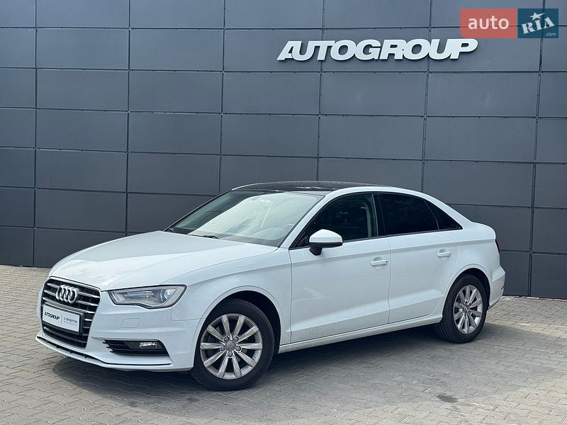 Седан Audi A3 2015 в Одессе