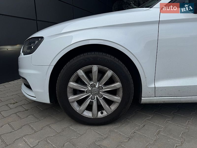 Седан Audi A3 2015 в Одессе
