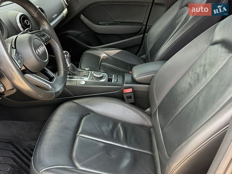 Седан Audi A3 2015 в Буковеле