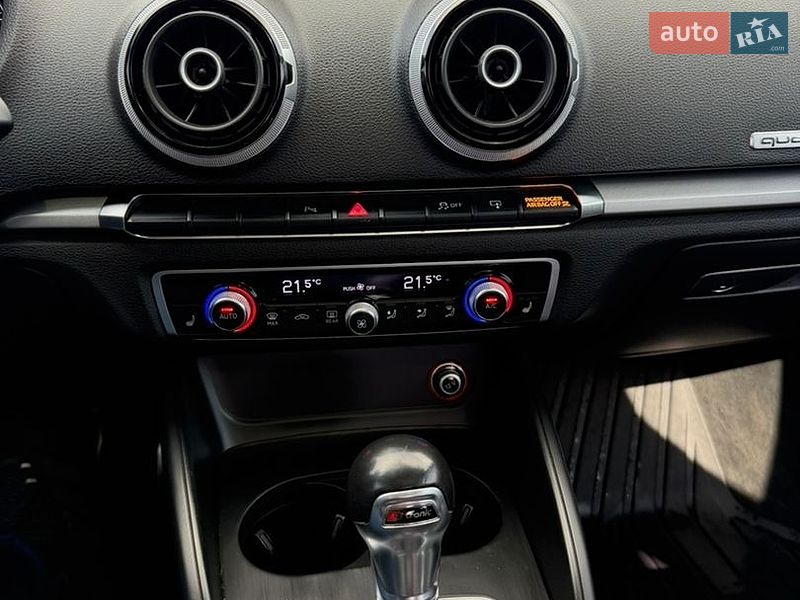 Седан Audi A3 2015 в Буковеле