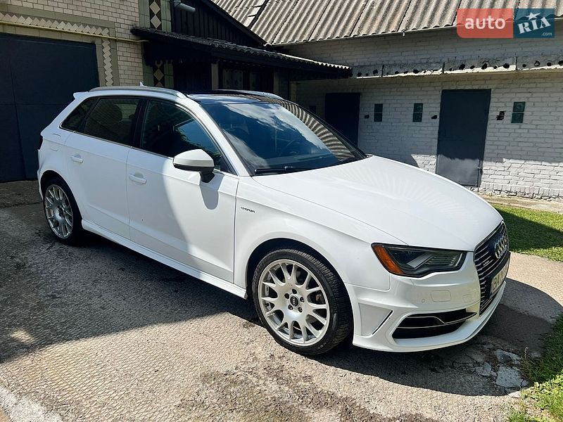 Хетчбек Audi A3 2016 в Умані
