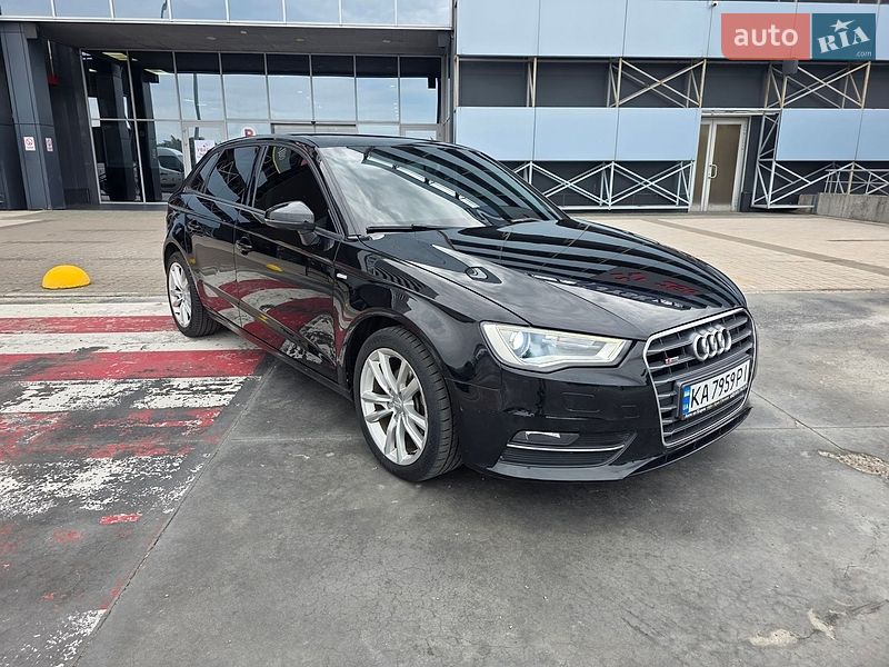 Хэтчбек Audi A3 2015 в Киеве