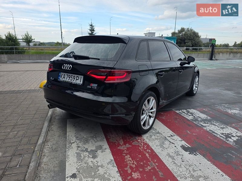 Хэтчбек Audi A3 2015 в Киеве