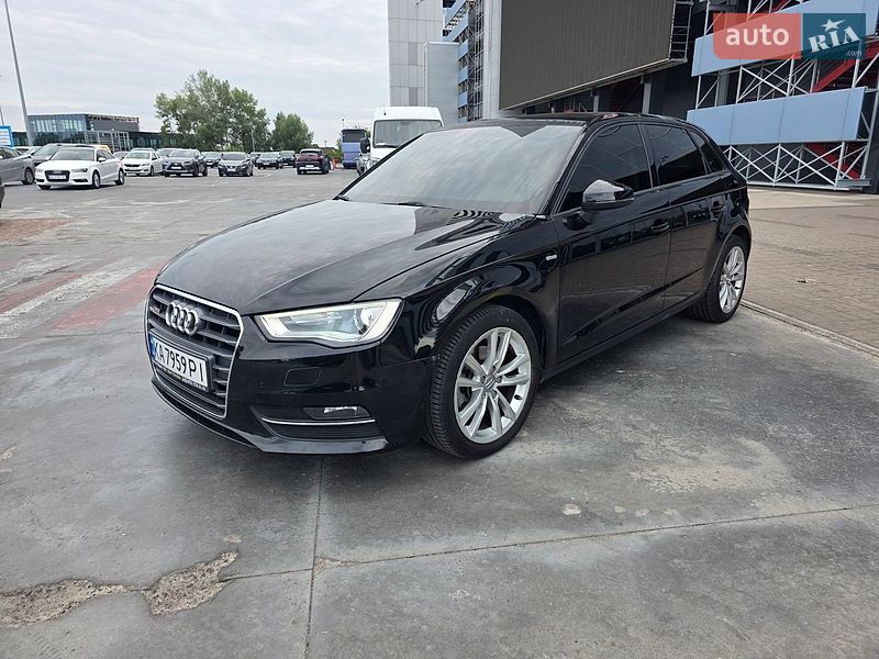 Хэтчбек Audi A3 2015 в Киеве