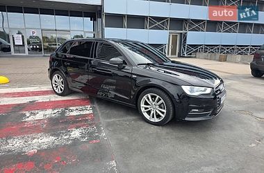 Хэтчбек Audi A3 2015 в Киеве